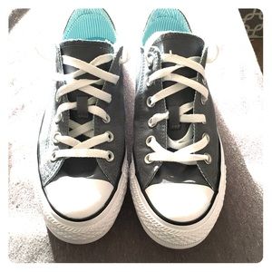Women’s size 9 converse